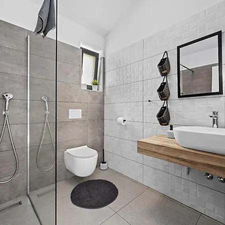 Kali Near Pula For 8 People With Fitness & Sea View - Pet Friendly