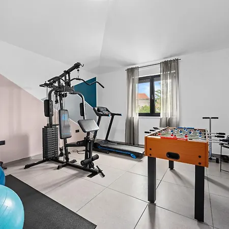 Villa Kali Near Pula For 8 People With Fitness & Sea View - Pet Friendly Krnica