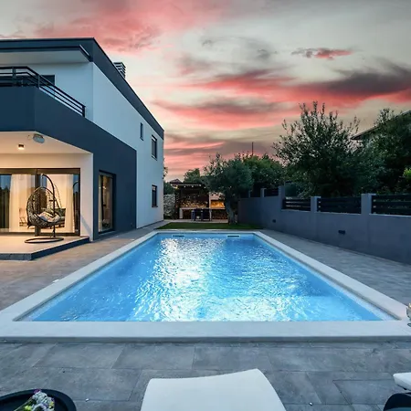 Kali Near Pula For 8 People With Fitness & Sea View - Pet Friendly Villa *