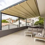 Kali Near Pula For 8 People With Fitness & Sea View - Pet Friendly ヴィラ クルニカ